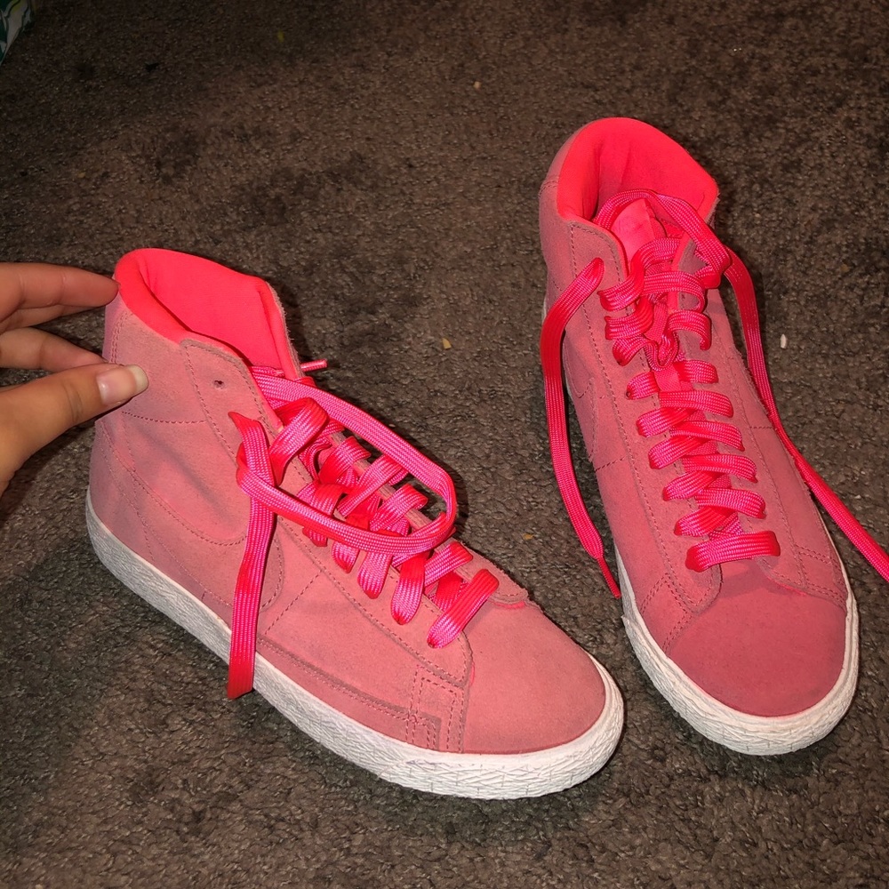 Shoes - Picture 2 of 4